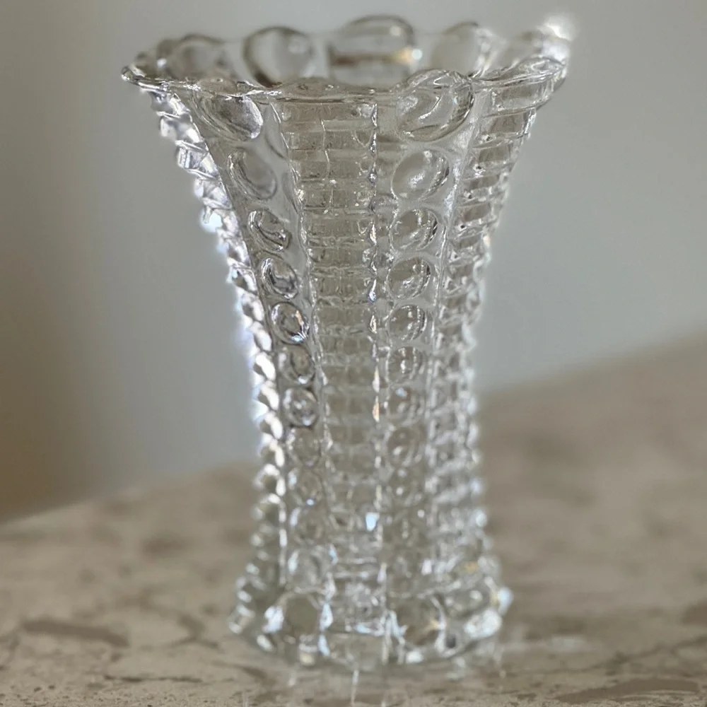 Vintage 1950’s~Small~Clear~Anchor Hocking~Indiana Glass~ Mayflower~Vase~G21